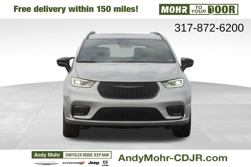 New 2026 Chrysler Pacifica Limited w/ S Appearance Package image 2