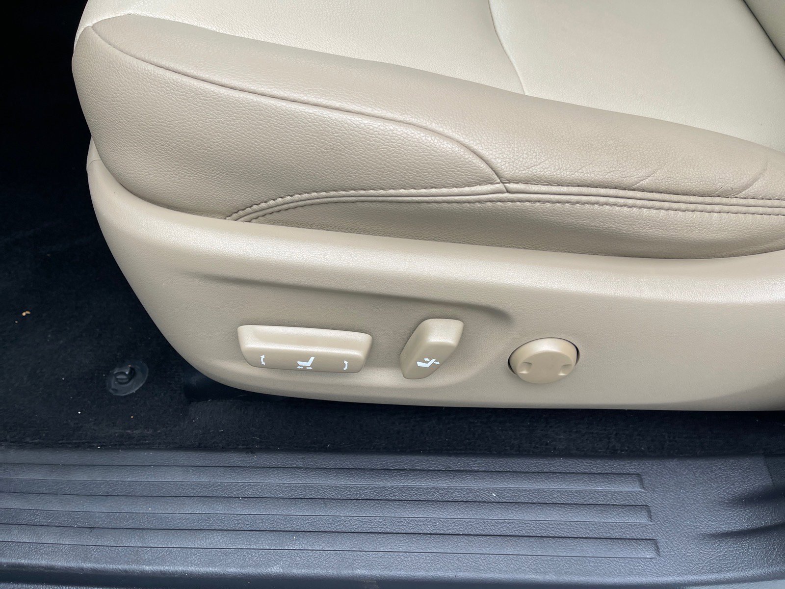 Used 2023 Toyota 4Runner SR5 Premium w/ Moonroof Package image 9