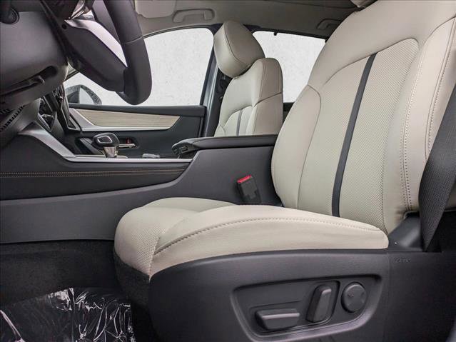 New 2025 MAZDA CX-70 Plug-In Hybrid w/ Premium Pkg image 4