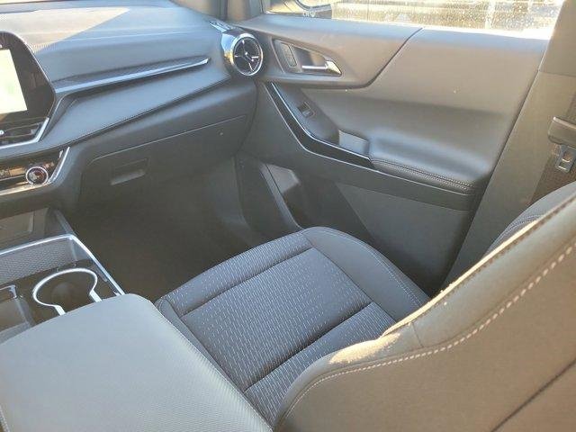 Used 2025 Chevrolet Equinox LT w/ Safety and Technology Package image 13