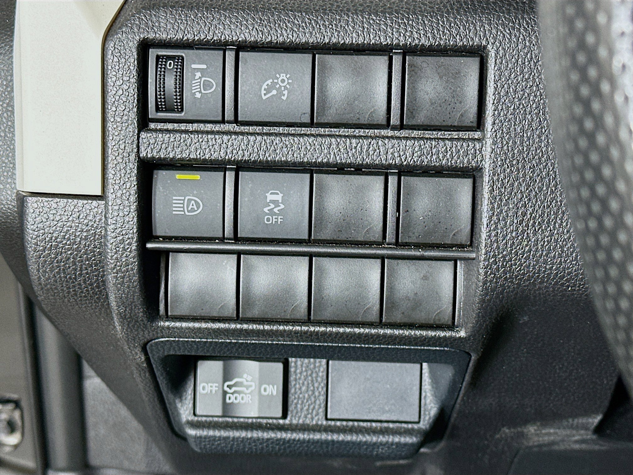 Used 2024 Toyota Tacoma TRD Off-Road image 17