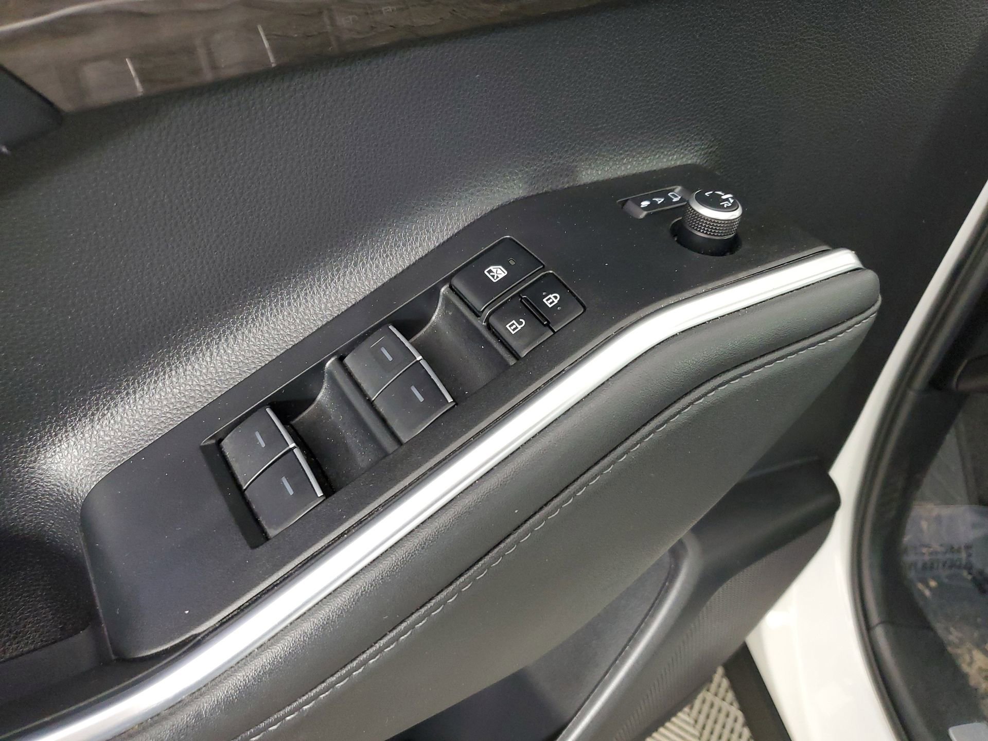 Used 2023 Toyota Highlander Limited image 31