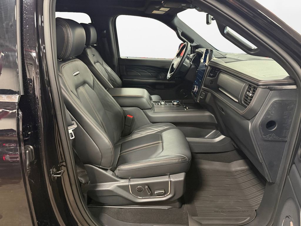 Used 2024 Ford Expedition Max Platinum image 9