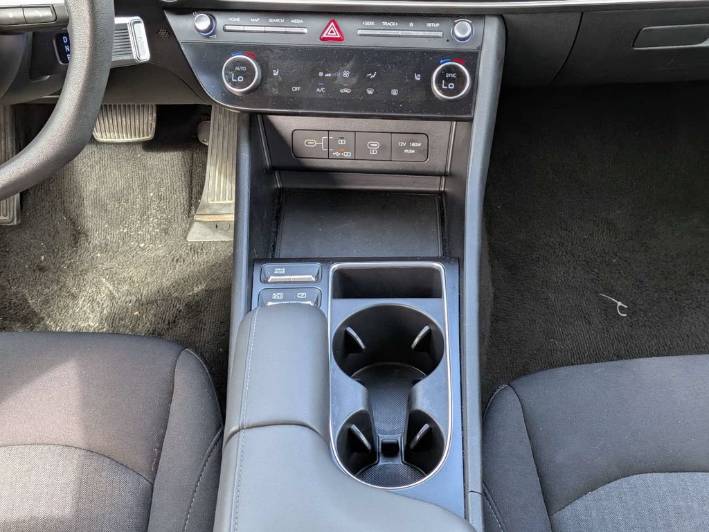 Used 2025 Hyundai Sonata SEL FWD image 16