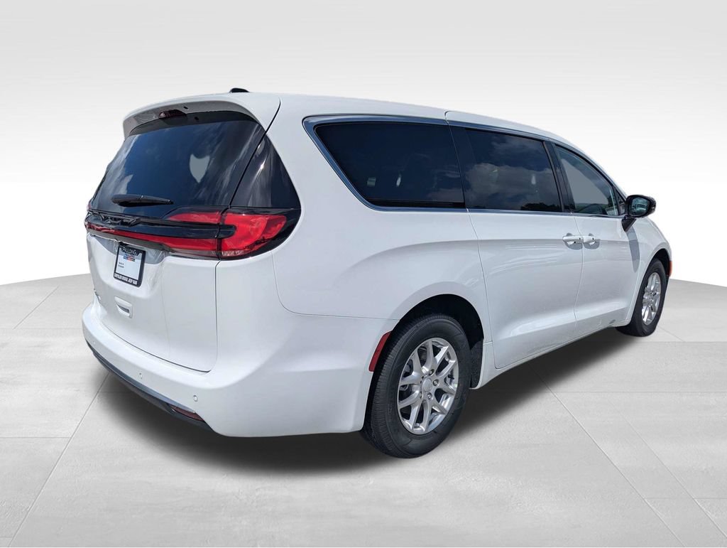 New 2027 Chrysler Pacifica Select w/ Family Tech Group FWD image 4