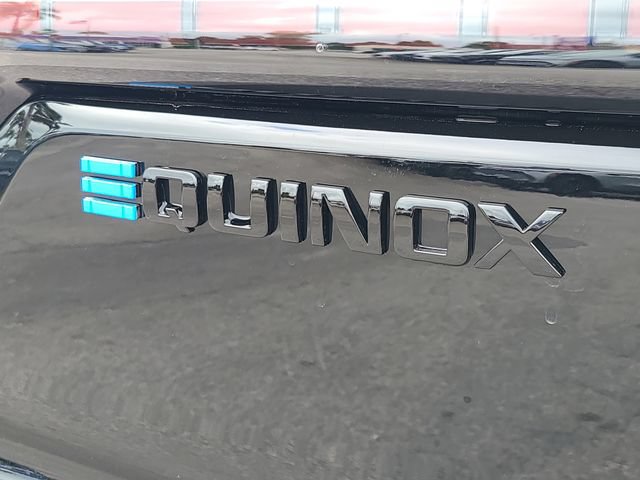 New 2026 Chevrolet Equinox EV LT w/ LPO, Blackout Package FWD image 9