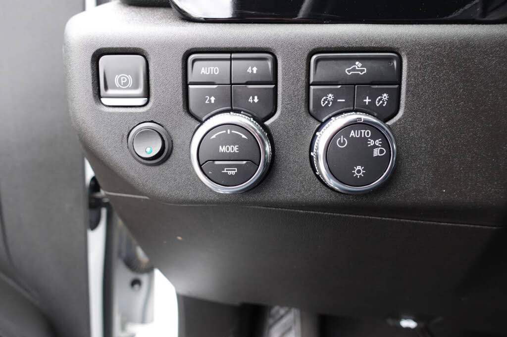 Used 2023 GMC Sierra 1500 SLE w/ X31 Off-Road Package AWD/4WD image 55