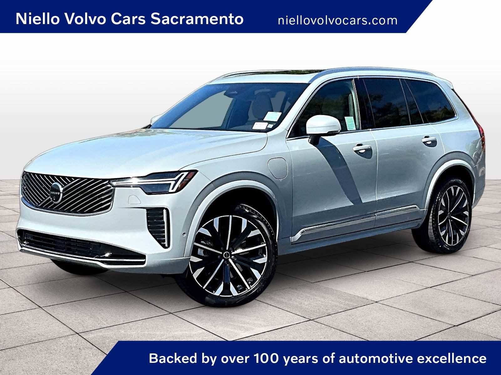 Used 2026 Volvo XC90 T8 Plus w/ Protection Package Premier image 1