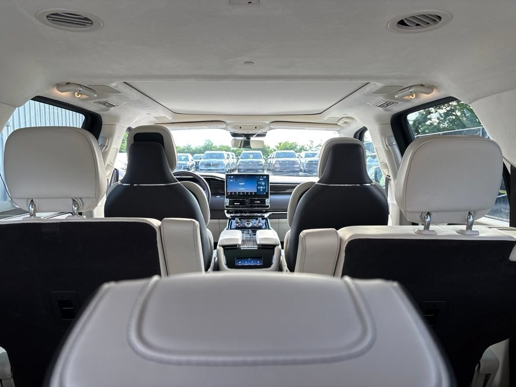 Certified 2023 Lincoln Navigator L Black Label AWD/4WD image 7