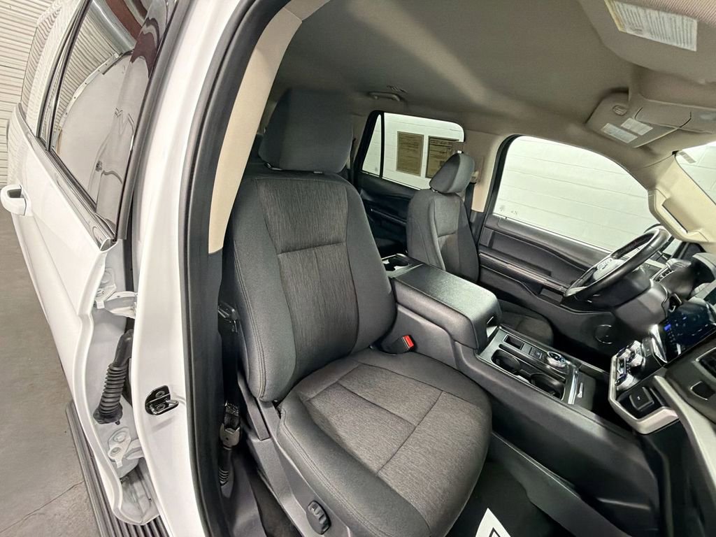 Used 2024 Ford Expedition XLT RWD image 27