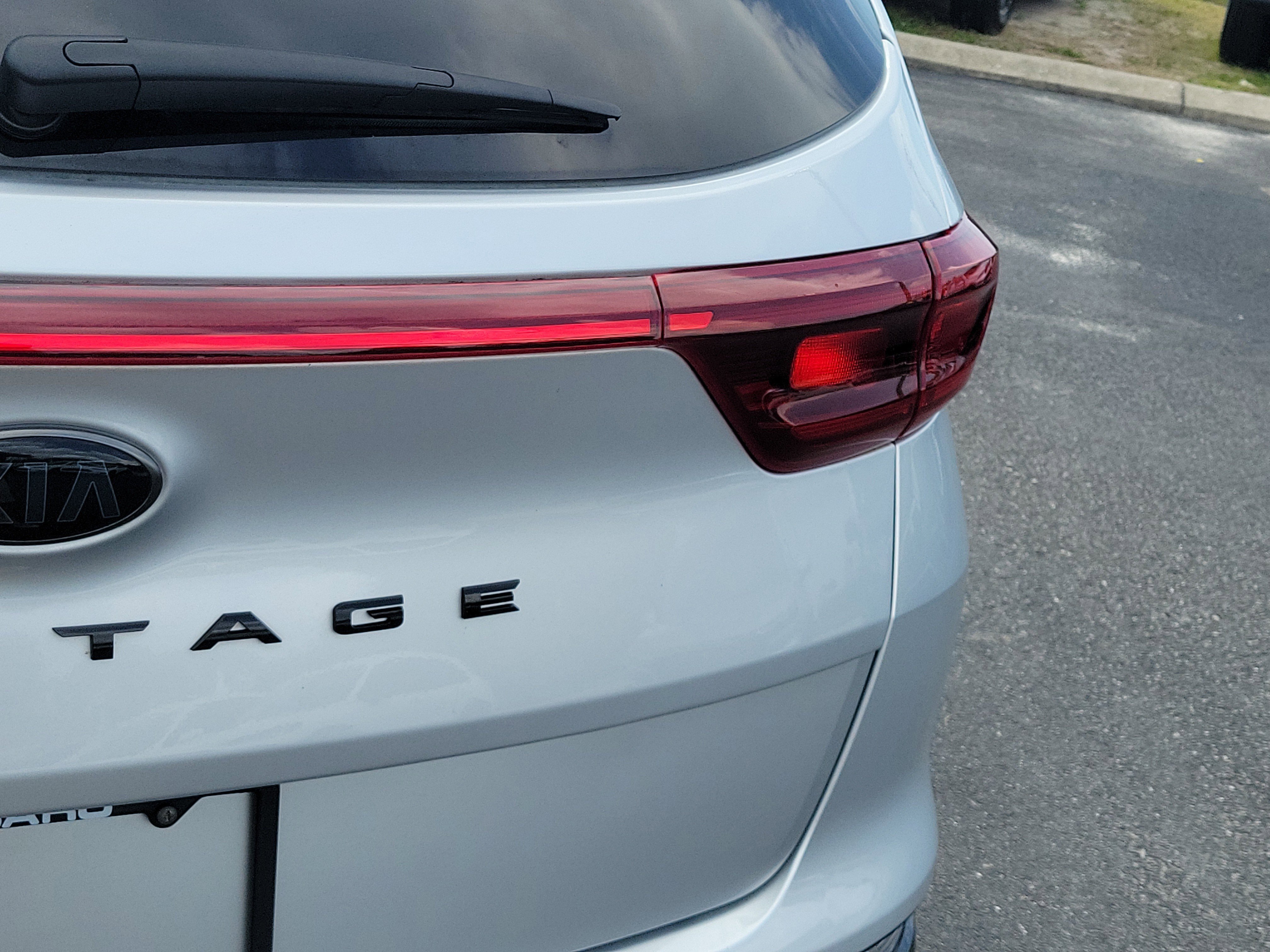 Used 2022 Kia Sportage Nightfall Edition FWD image 11