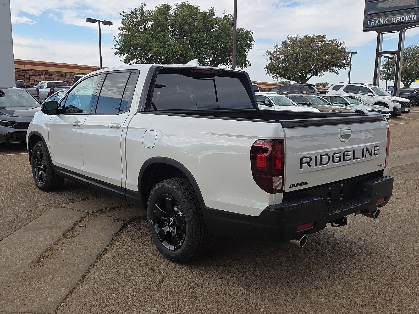 New 2026 Honda Ridgeline Black Edition image 3