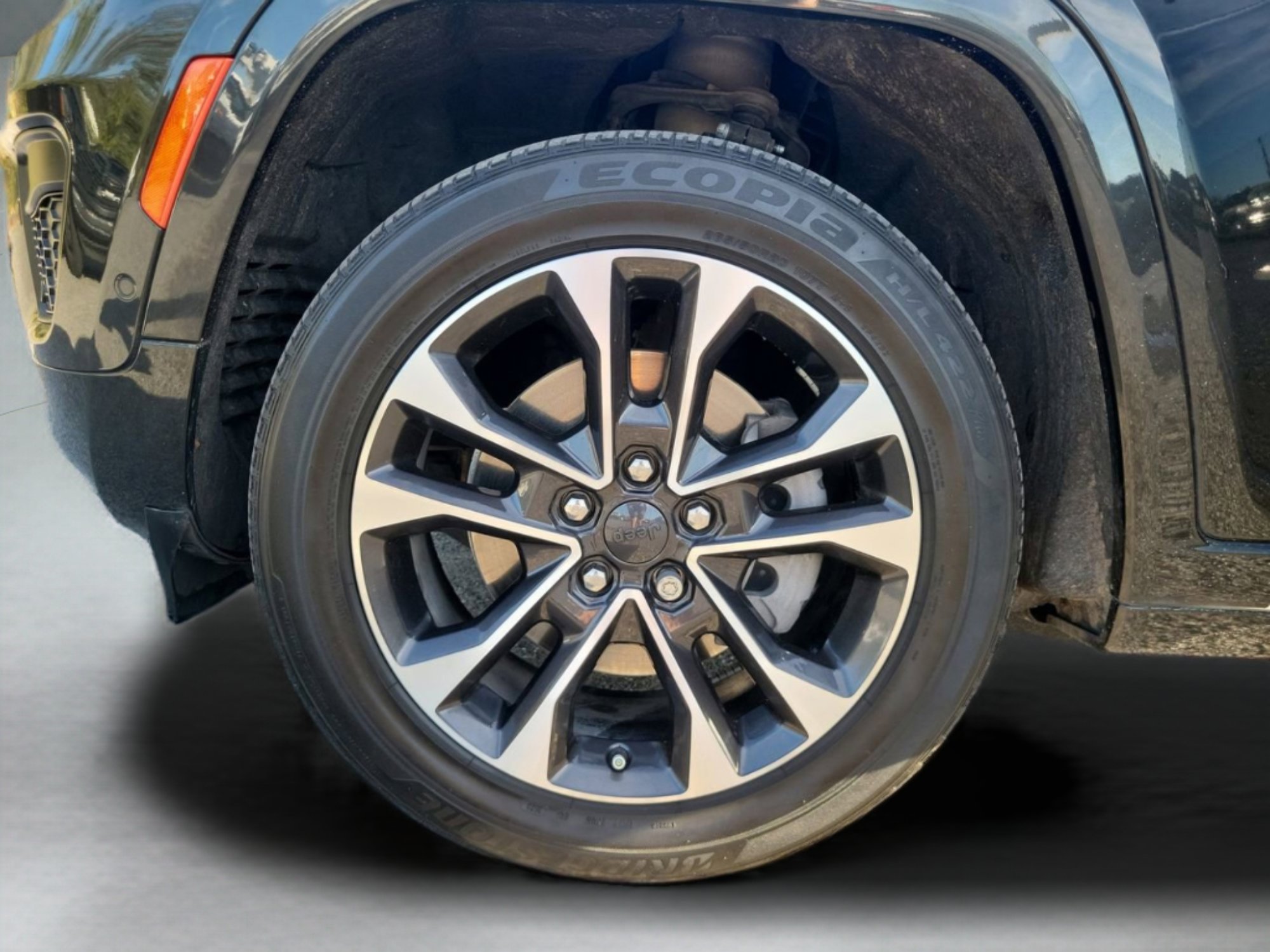 Used 2022 Jeep Grand Cherokee L Overland w/ Luxury Tech Group IV image 35