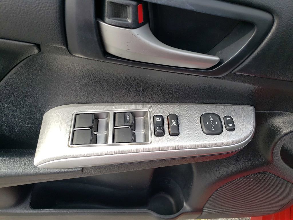 Used 2013 Toyota Camry SE image 26