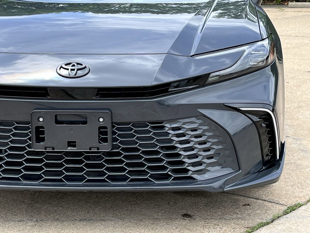 Used 2025 Toyota Camry XSE w/ Premium Package FWD image 8