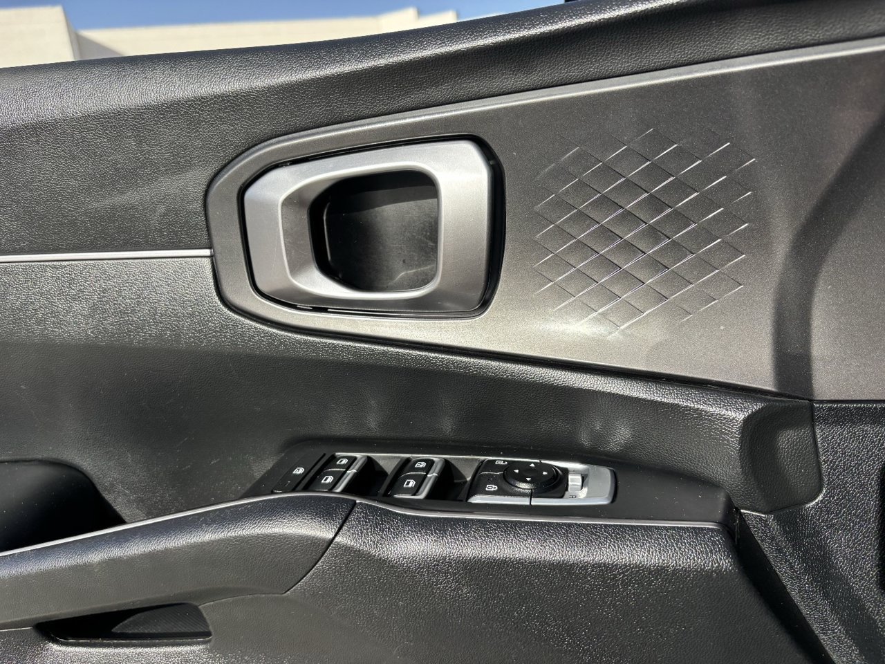 Used 2021 Kia Sorento LX AWD/4WD image 19