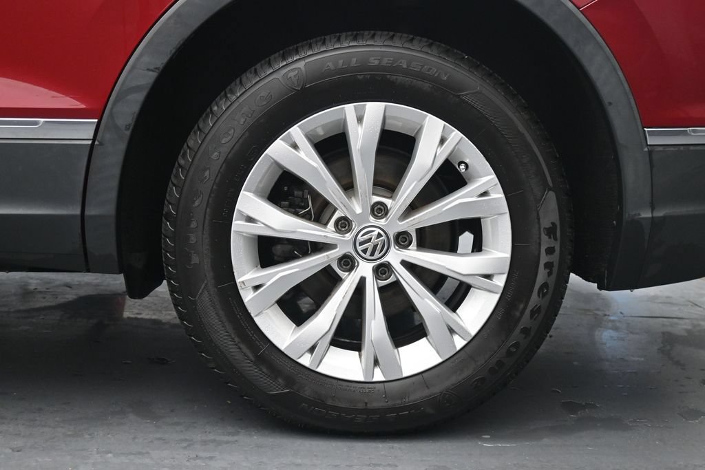 Used 2018 Volkswagen Tiguan SE AWD/4WD image 12