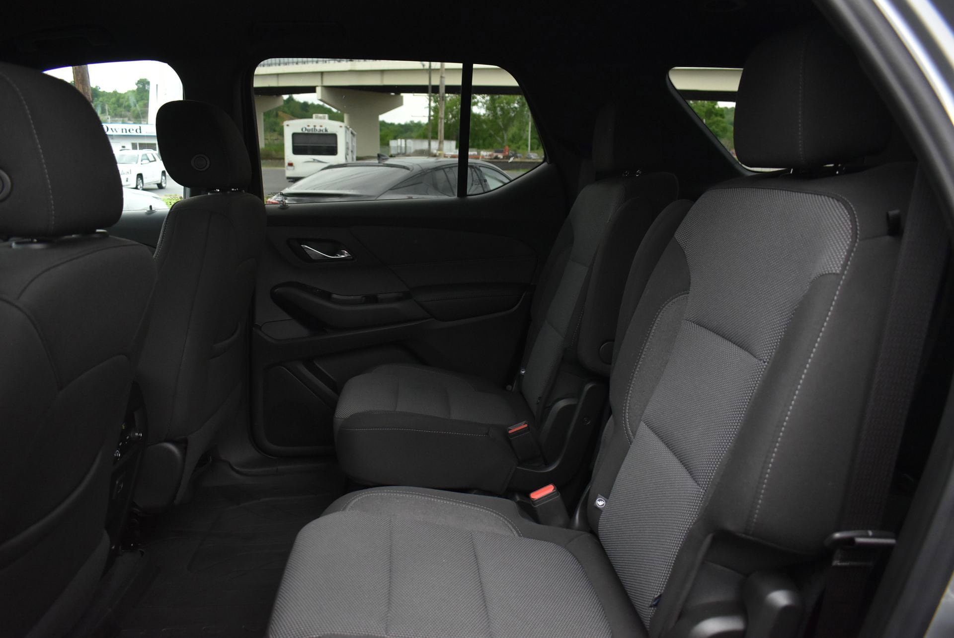 Used 2023 Chevrolet Traverse LT FWD image 17