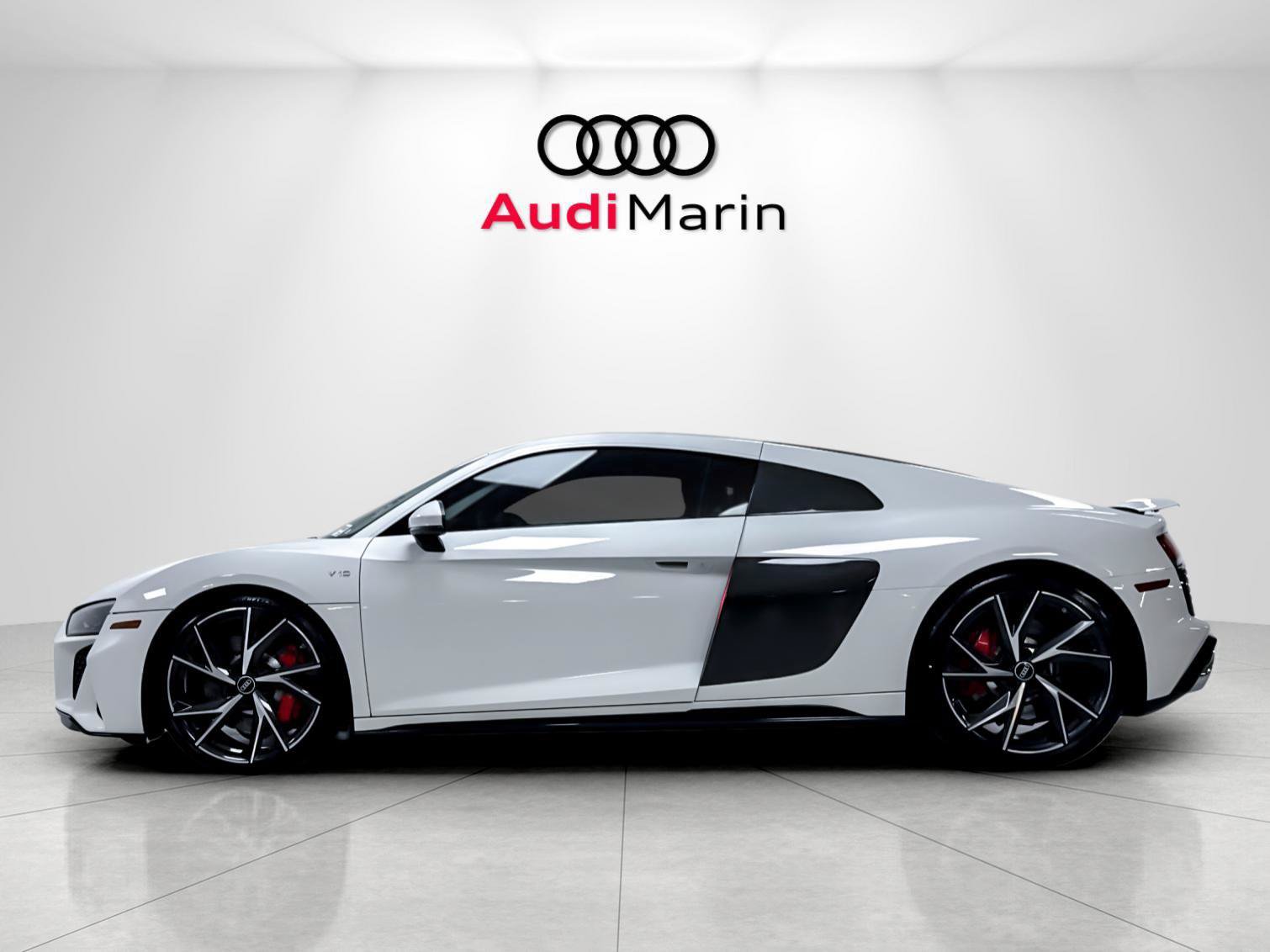 Used 2021 Audi R8 V10 RWD image 2