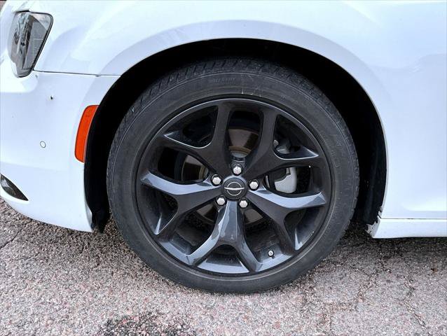 Certified 2022 Chrysler 300 S w/ Comfort Group RWD image 22