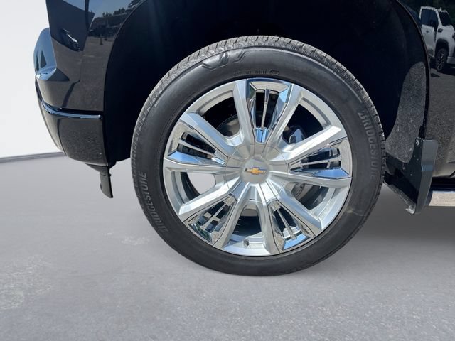 Used 2024 Chevrolet Silverado 1500 High Country w/ High Country Premium Package AWD/4WD image 10