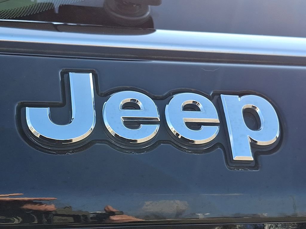 Used 2024 Jeep Compass Latitude w/ Sun and Sound Group image 31