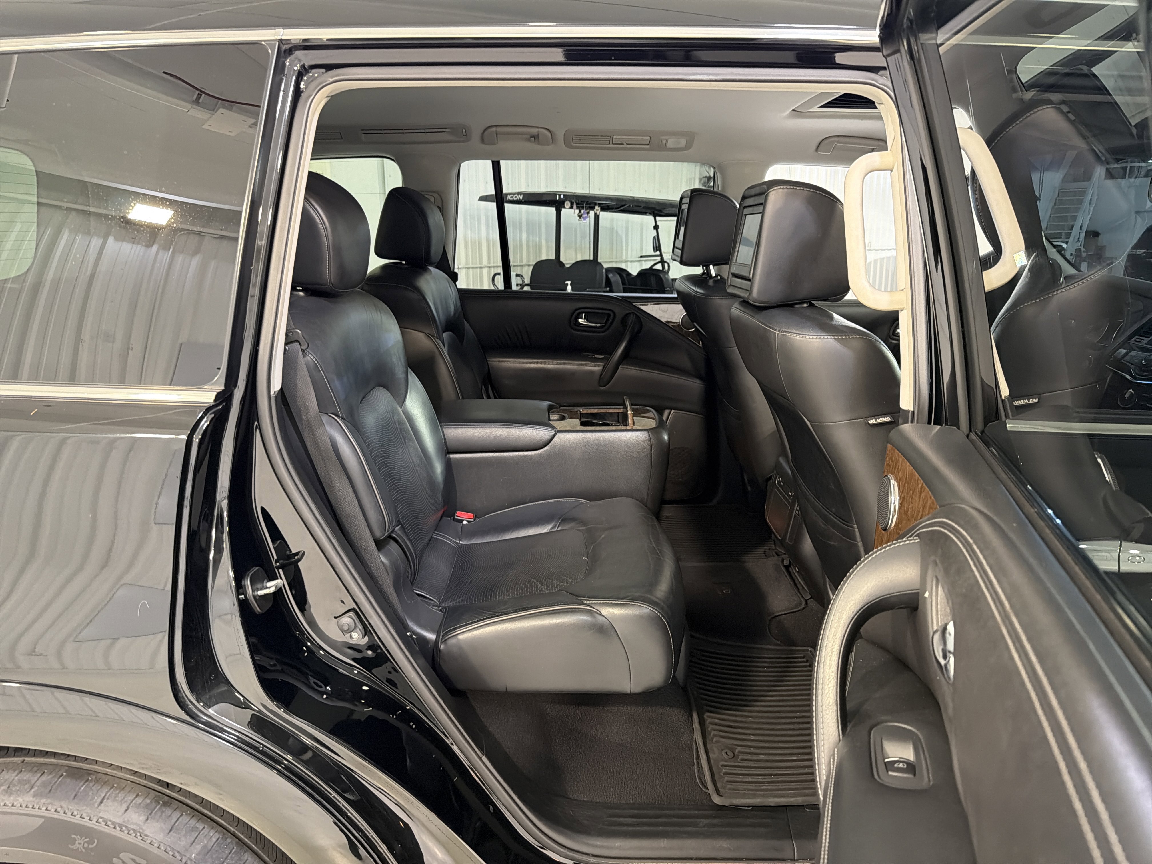 Used 2017 INFINITI QX80 2WD w/ Driver Assistance Package image 14