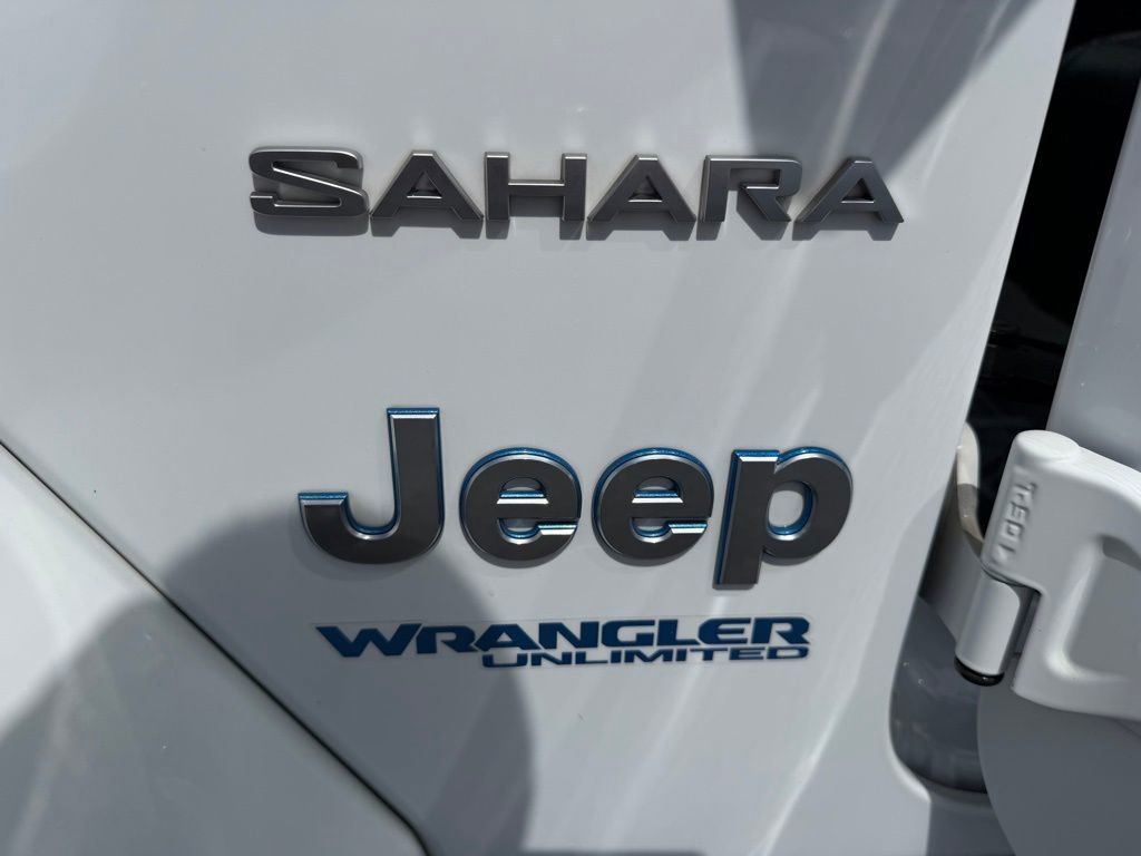 Used 2022 Jeep Wrangler Unlimited Sahara AWD/4WD image 10