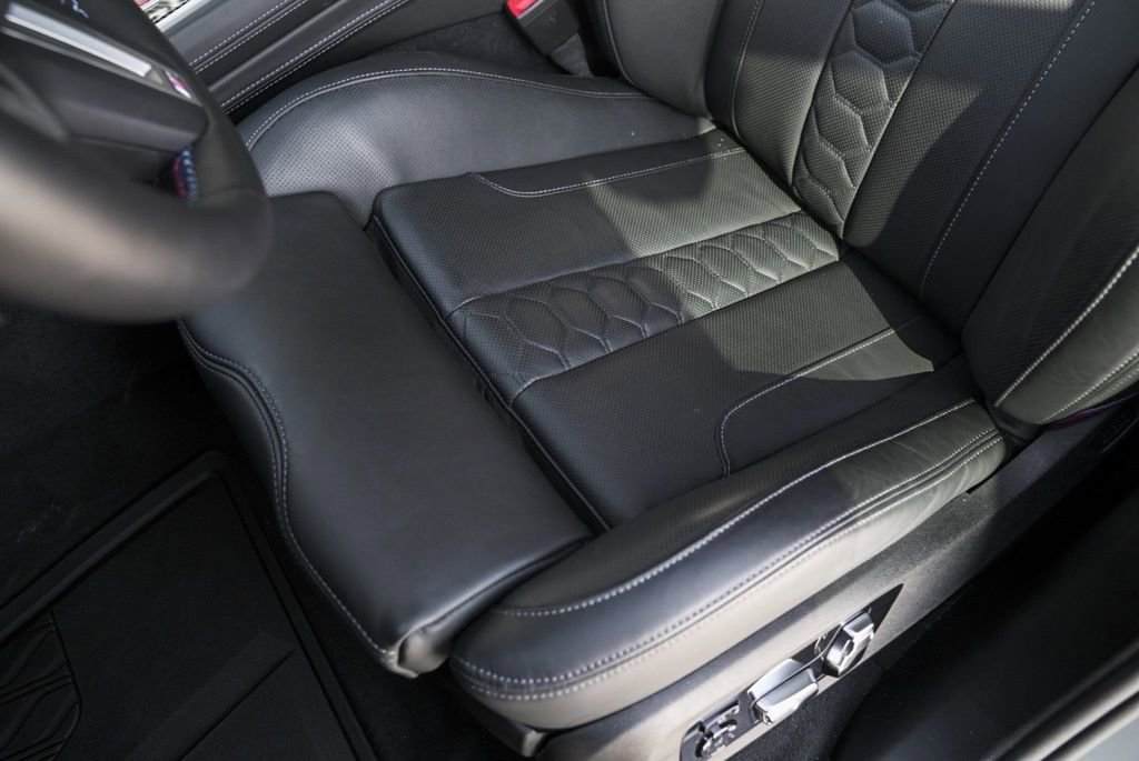 Used 2026 BMW X5 M Competition w/ Executive Package image 36