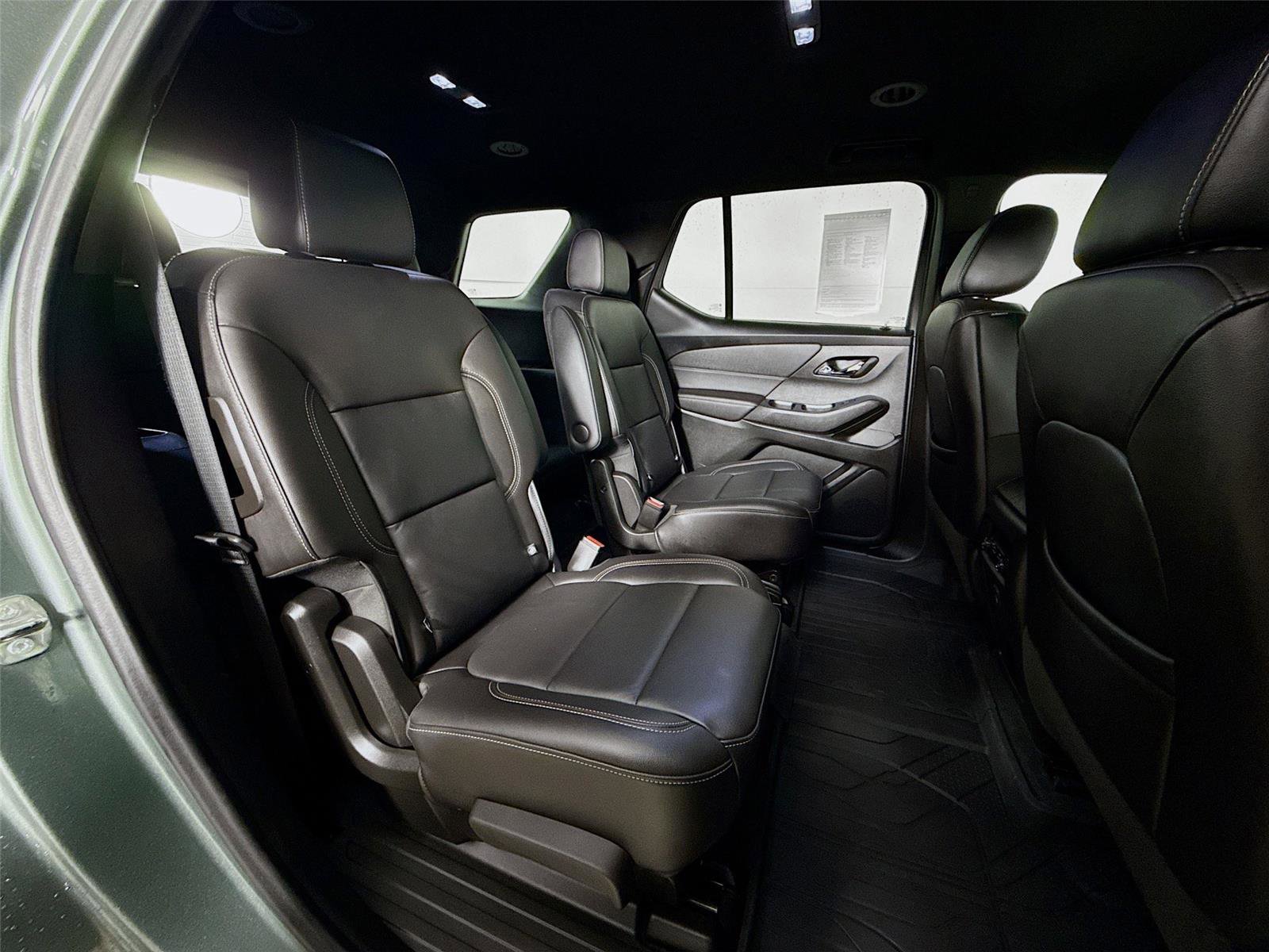 Used 2022 Chevrolet Traverse LT image 27