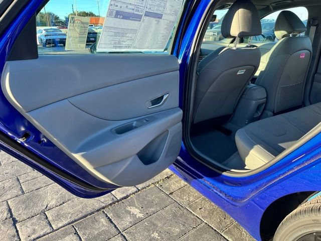 New 2026 Hyundai Elantra SEL Sport Premium FWD image 17