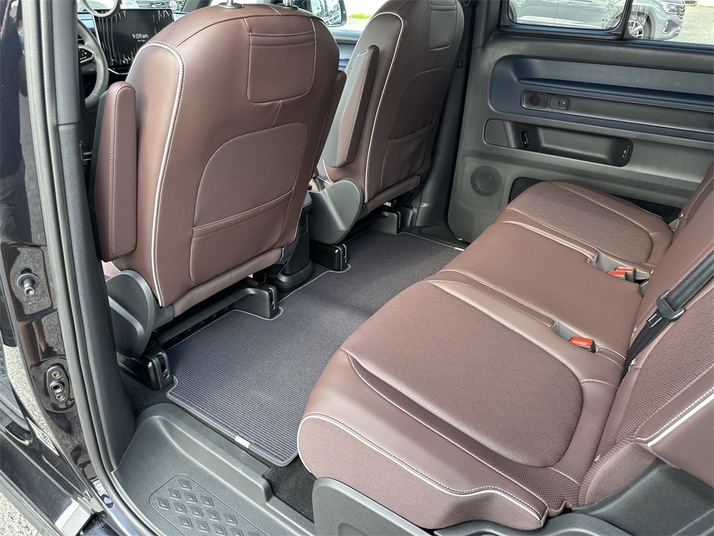 New 2025 Volkswagen ID. Buzz Pro S image 30