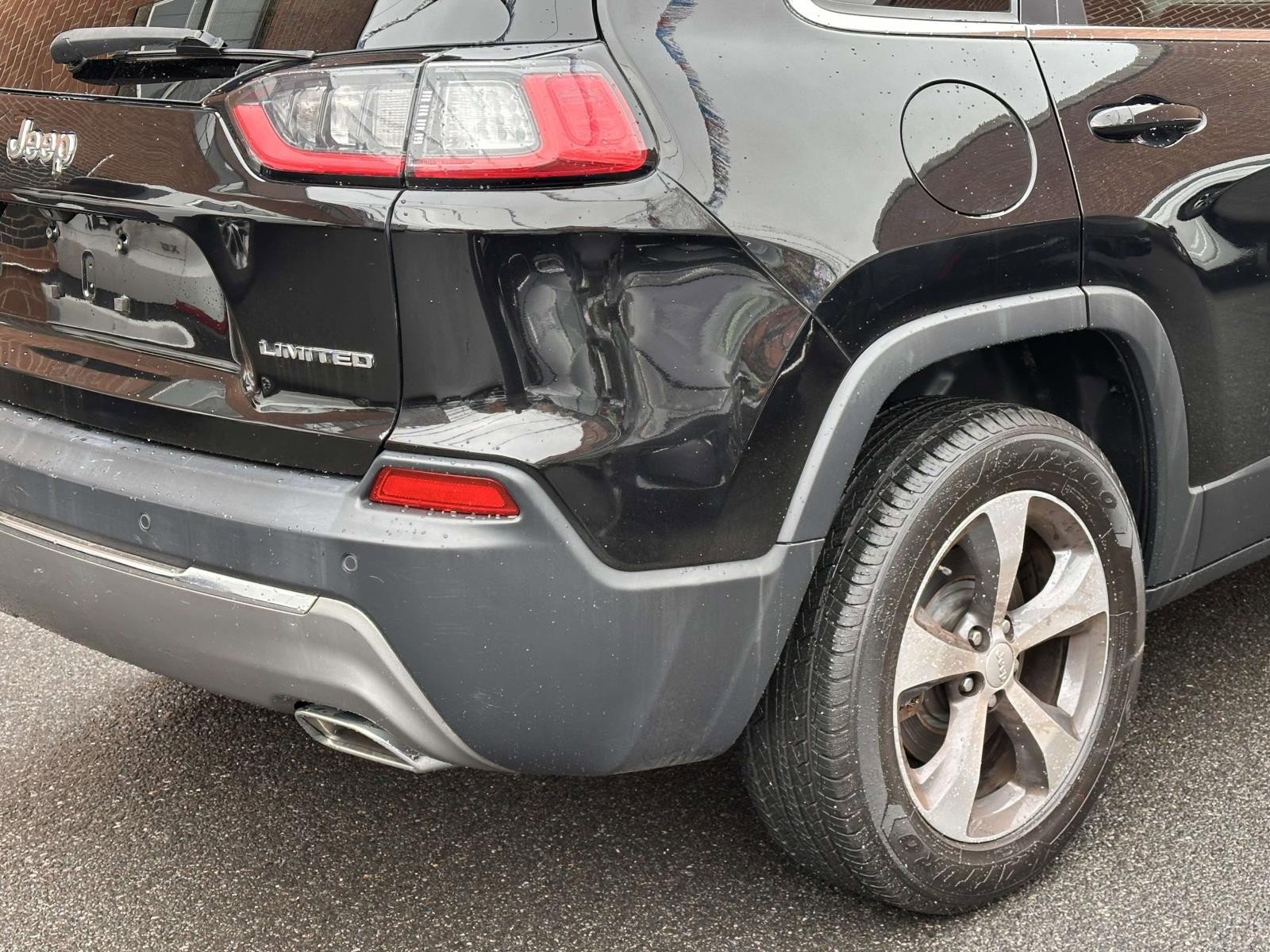 Used 2020 Jeep Cherokee Limited image 12