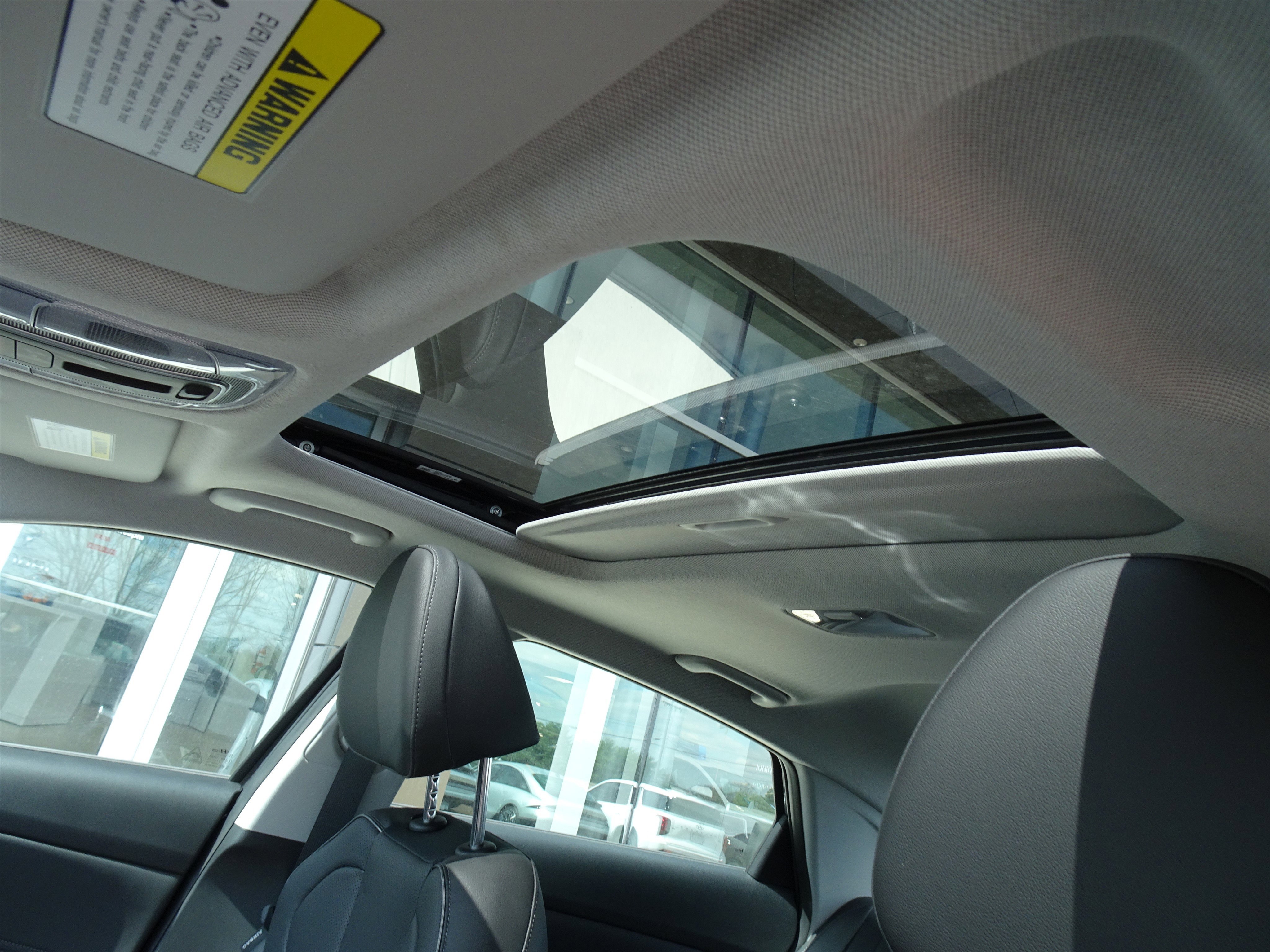 New 2025 Hyundai Elantra Limited FWD image 10