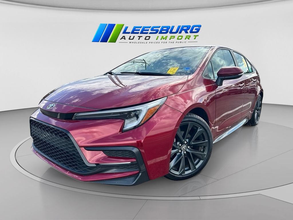 Used 2025 Toyota Corolla SE w/ Convenience Package FWD image 2