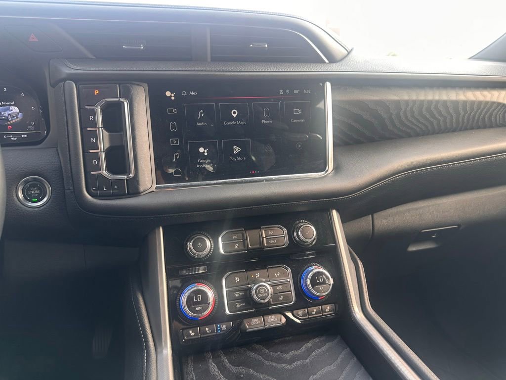 Used 2024 GMC Yukon Denali w/ Denali Reserve Package RWD image 9