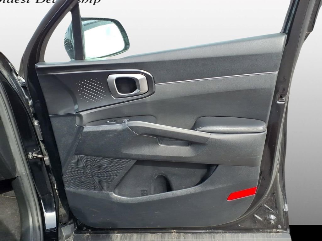 Used 2025 Kia Sorento S w/ Panoramic Sunroof Package FWD image 15