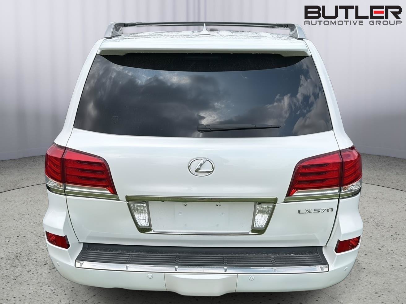 Used 2013 Lexus LX 570 4WD w/ Luxury Pkg image 9