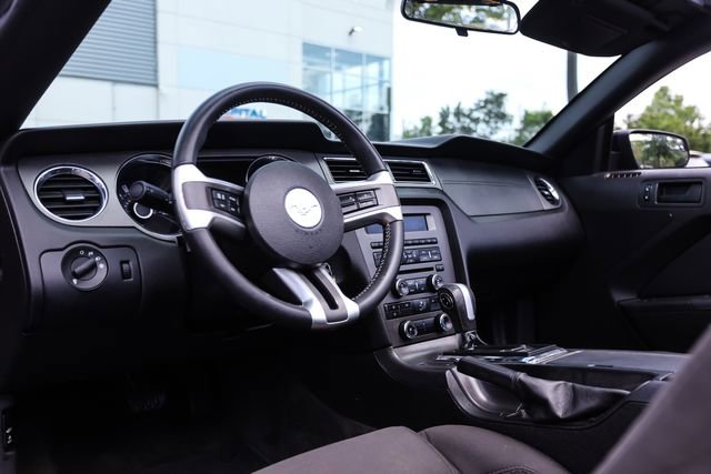 Used 2013 Ford Mustang GT RWD image 34