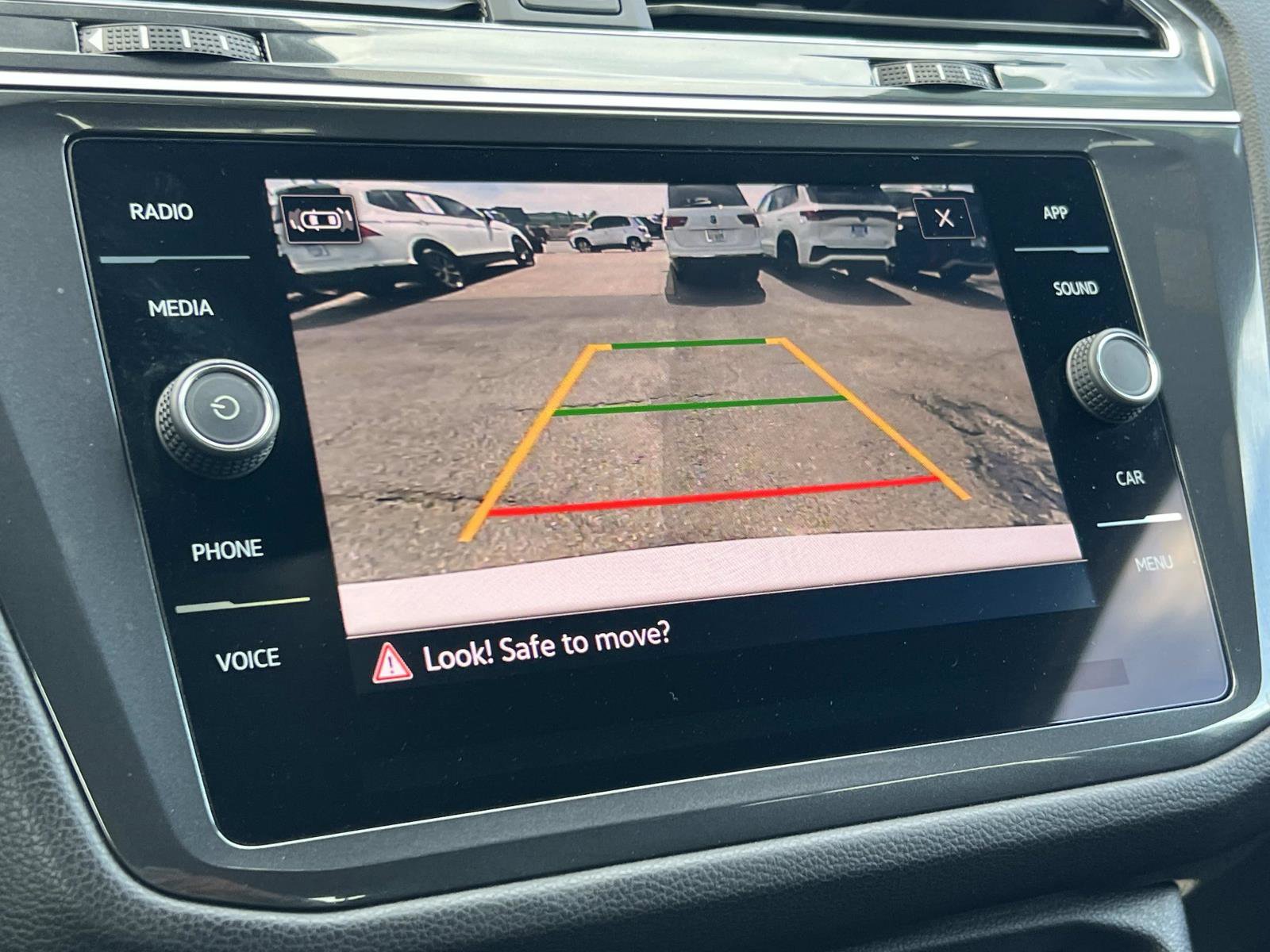 Used 2023 Volkswagen Tiguan SE R-Line image 14