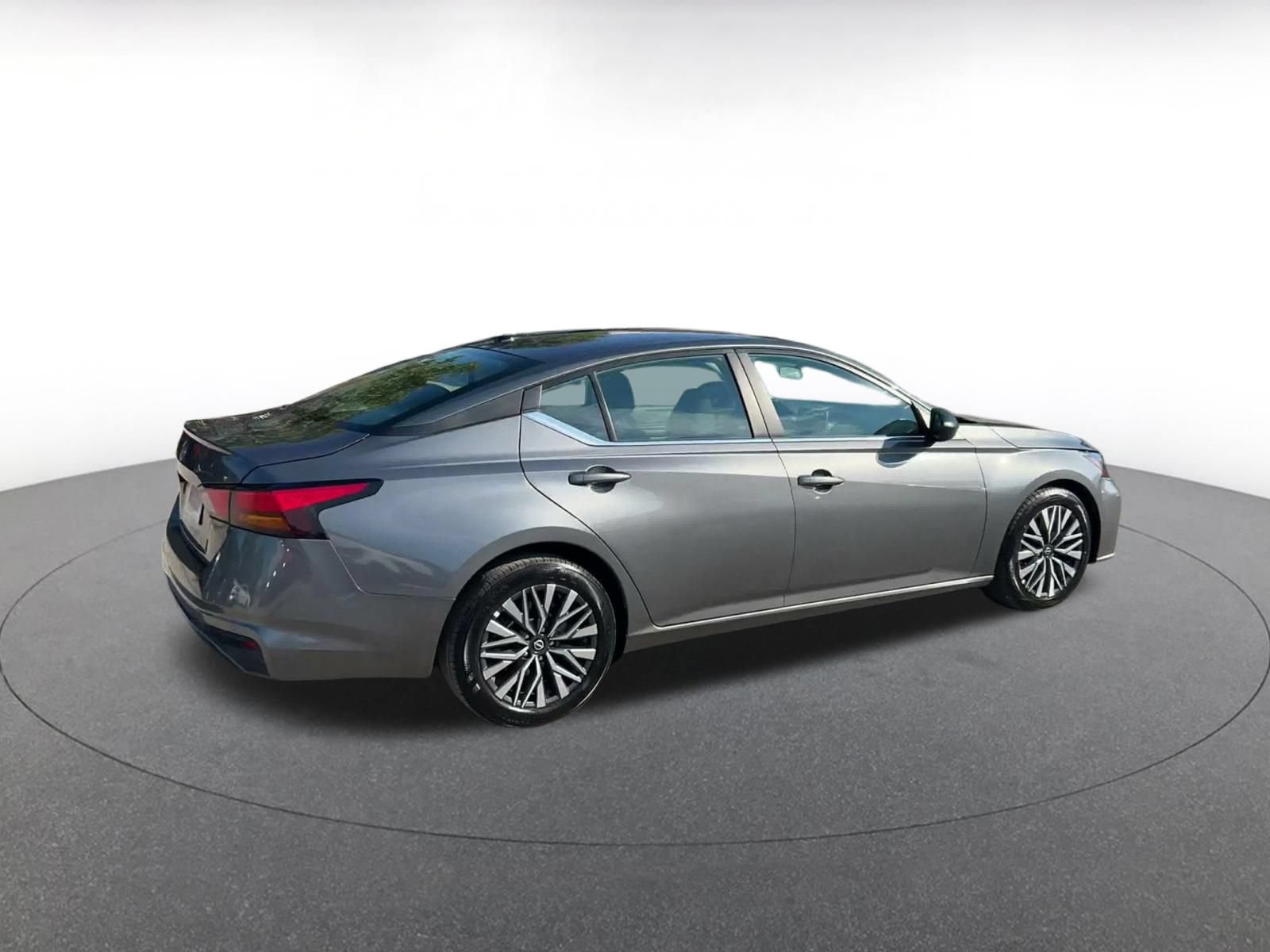 Used 2026 Nissan Altima 2.5 SV FWD image 14