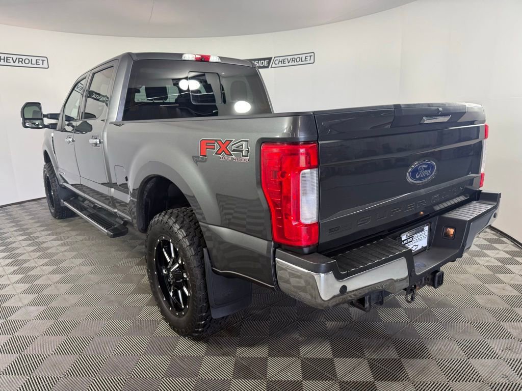 Used 2017 Ford F250 XLT w/ XLT Premium Package image 4