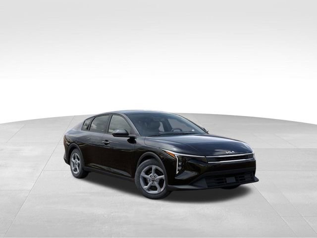 Used 2025 Kia K4 LXS image 1