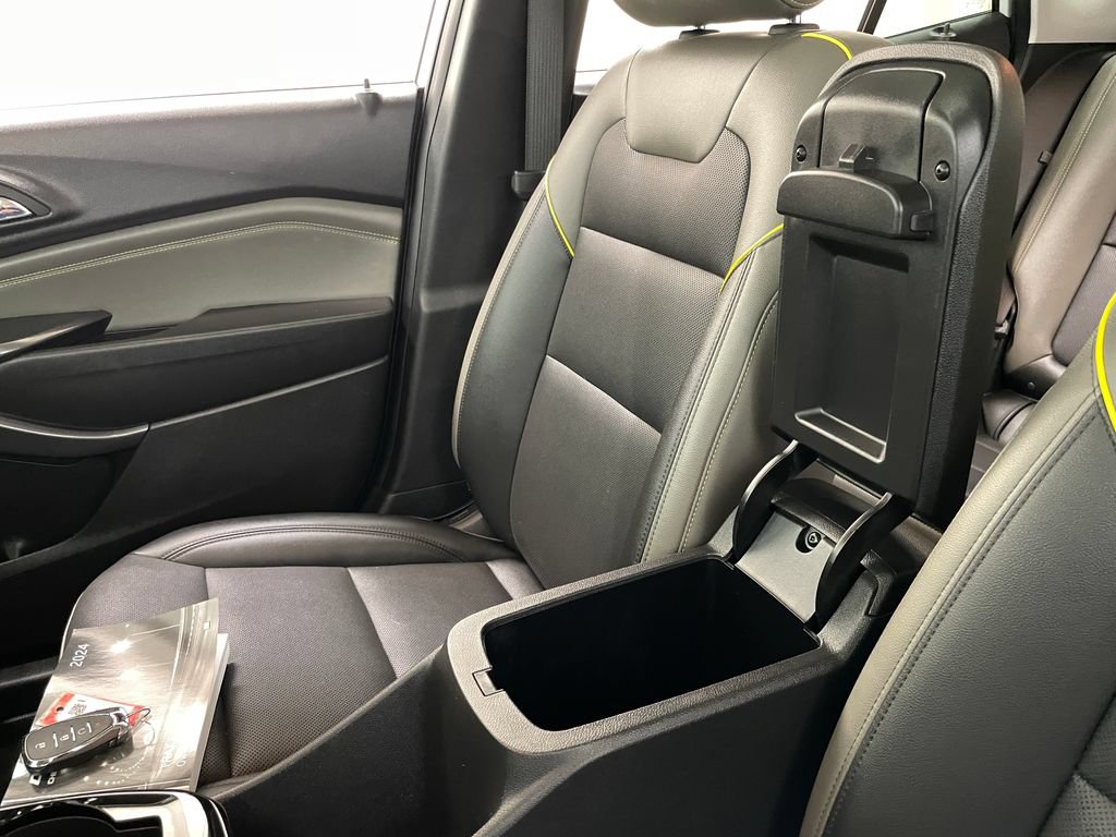 Certified 2024 Chevrolet Trax ACTIV w/ Sunroof Package FWD image 32