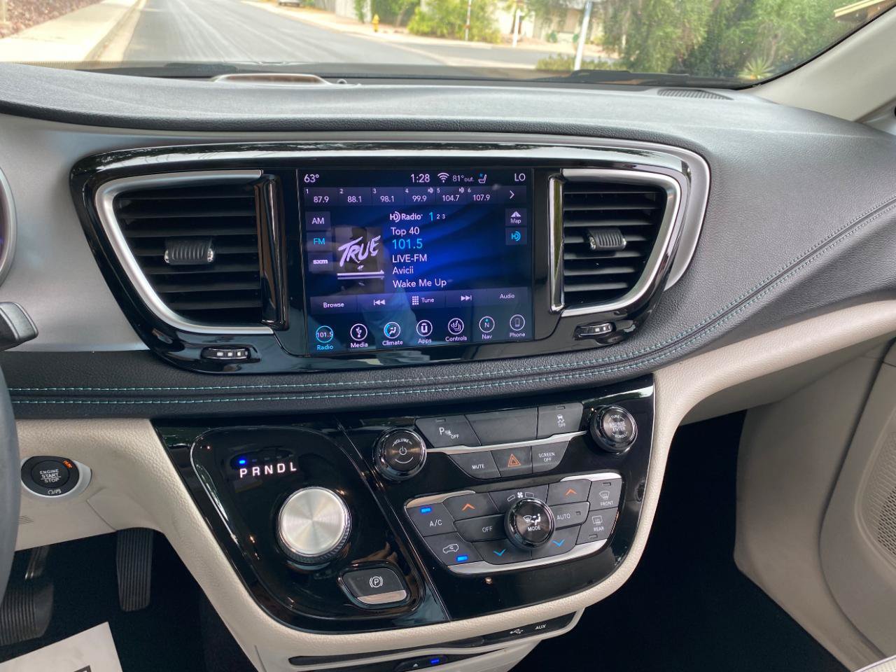 Used 2018 Chrysler Pacifica Limited FWD image 73