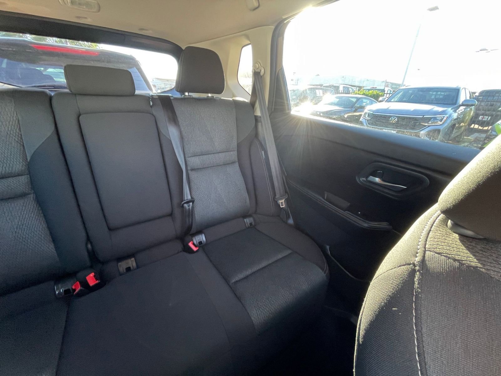 Used 2025 Nissan Rogue SV image 37