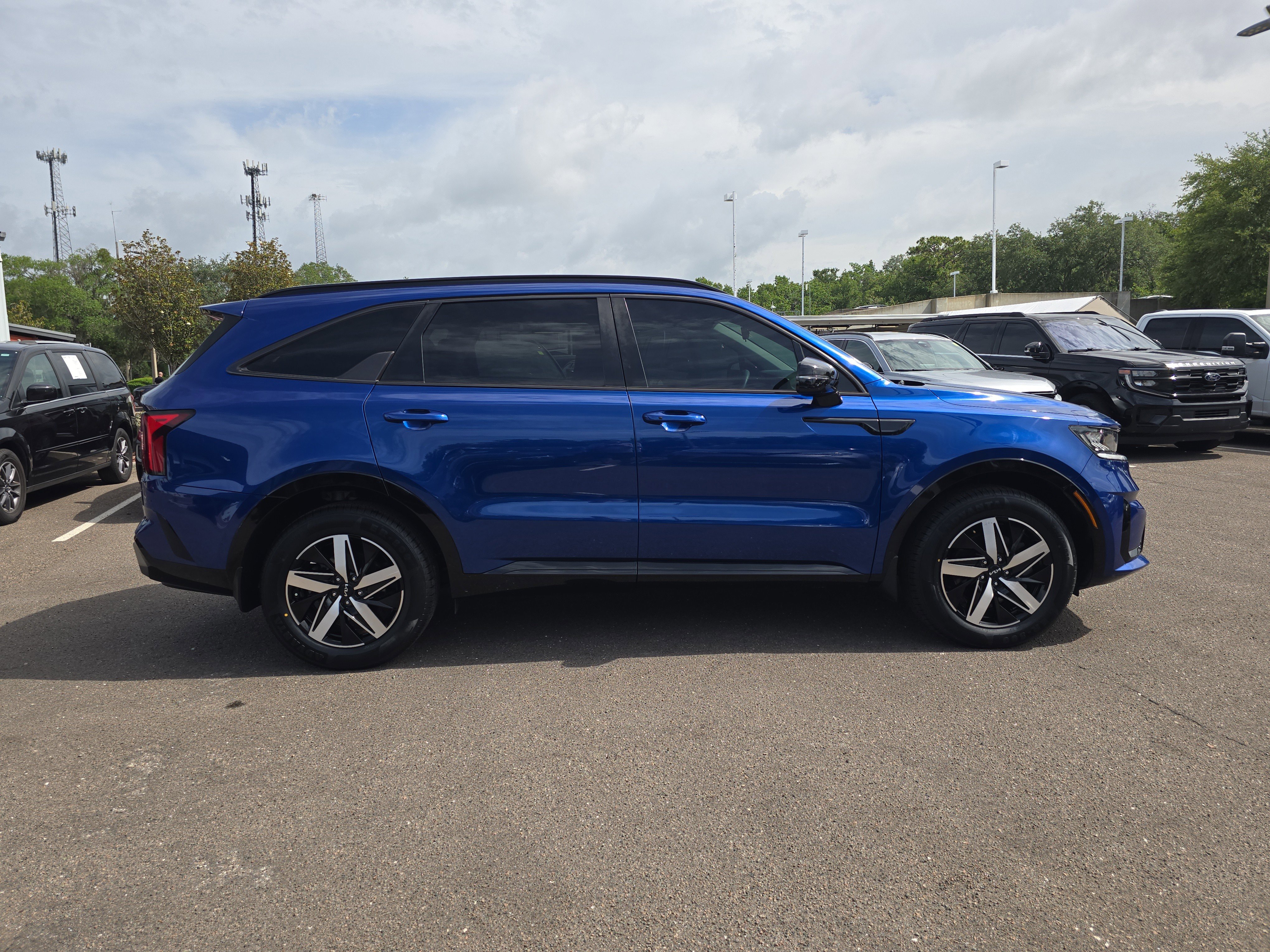 Certified 2022 Kia Sorento EX w/ Panoramic Sunroof Package FWD image 9