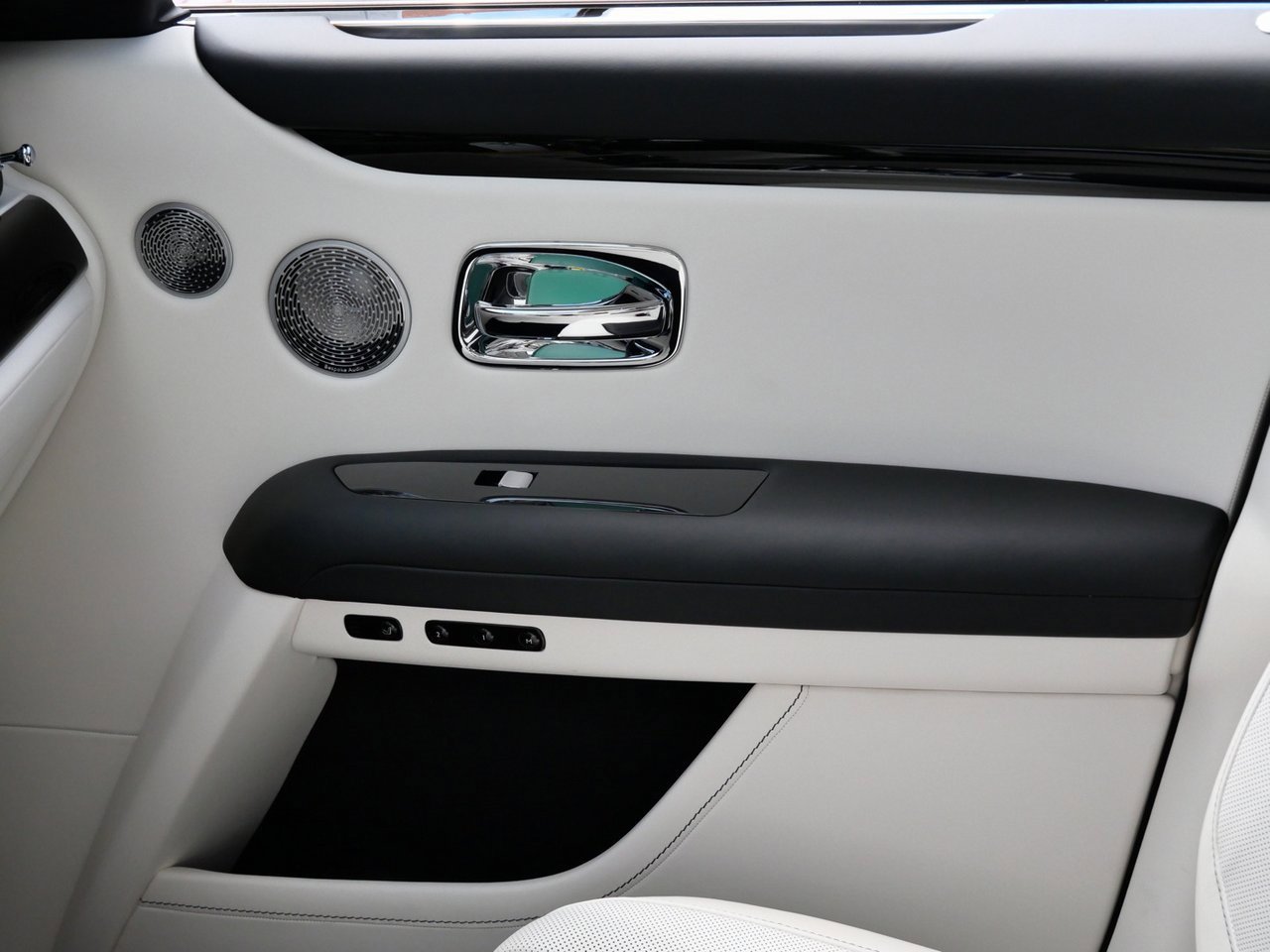 New 2025 Rolls-Royce Ghost image 9