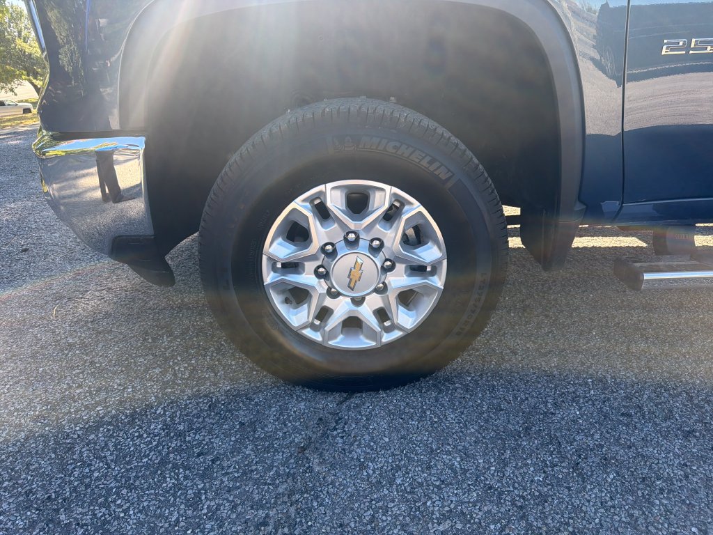 Used 2025 Chevrolet Silverado 2500 LTZ w/ LTZ Plus Package AWD/4WD image 10