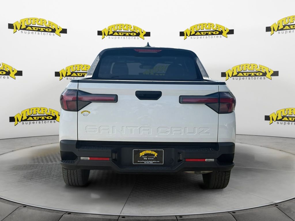 Used 2025 Hyundai Santa Cruz SE FWD image 4